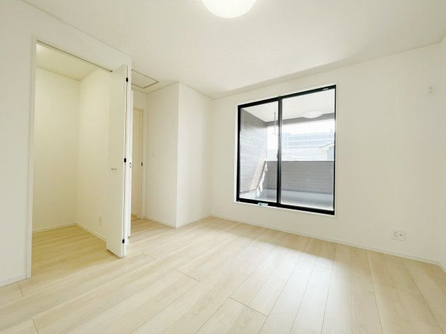 新築戸建・新築建売　桐生市広沢町2丁目【制震+耐震】桜木小・桜木中の洋室|インナーバルコニーに面しているので直射日光を避けられます！