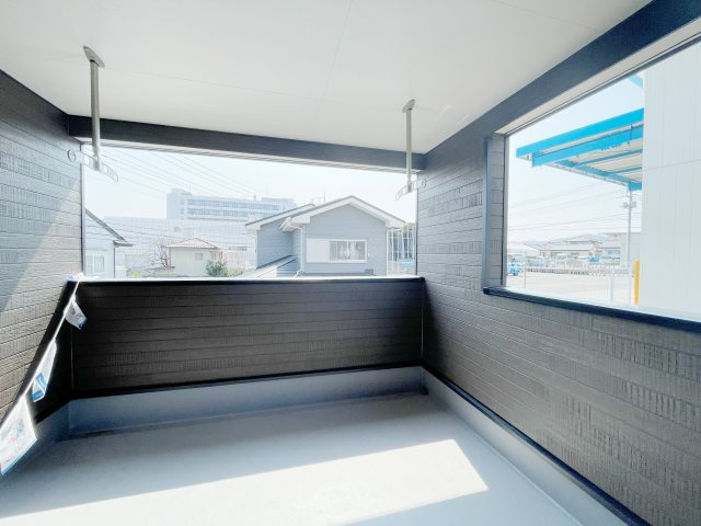 新築戸建・新築建売　桐生市広沢町2丁目【制震+耐震】桜木小・桜木中のバルコニー|急な天候不良にも安心のインナーバルコニー！