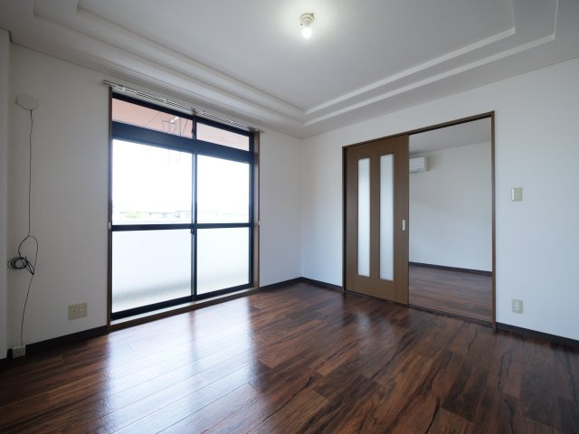 プレジデントパレスの洋室