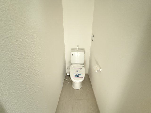 K-BOX　前橋市南町１期　１号棟　新築住宅のトイレ|2階トイレです。清潔感のある白を基調としています。