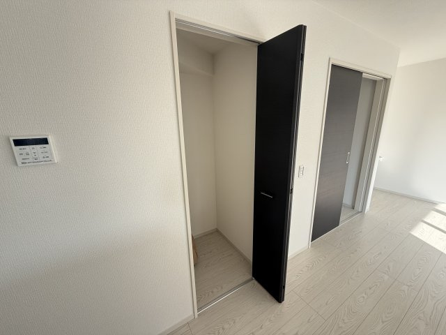 K-BOX　前橋市南町１期　１号棟　新築住宅の収納|１階リビング収納です。リビングがすっきり片付きますよ！