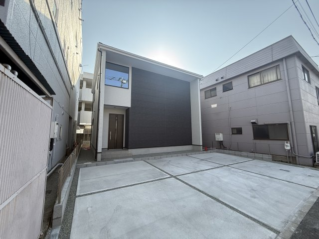K-BOX　前橋市南町１期　１号棟　新築住宅の駐車場|駐車場もキレイに整備されています。並列３台駐車可能です。