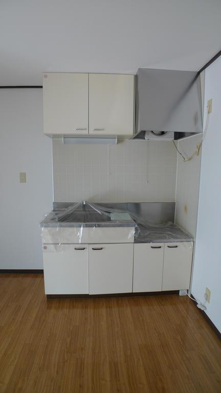 ベルパレスＣのキッチン|写真は同タイプの201号室です