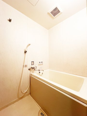 ベルパレスＣの浴室|追焚付の浴室　