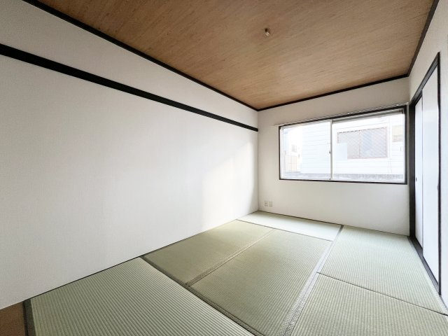 ベルパレスＣの和室|東側和室