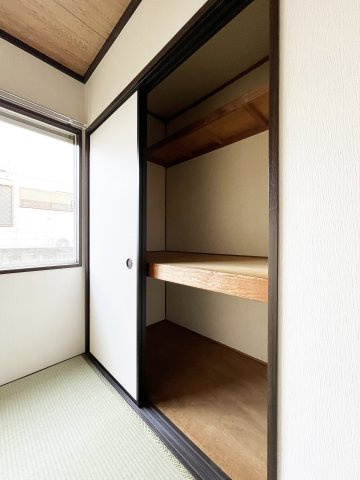 ベルパレスＣの収納|東側和室の押し入れ