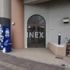 ファーストクラス子安駅のエントランス