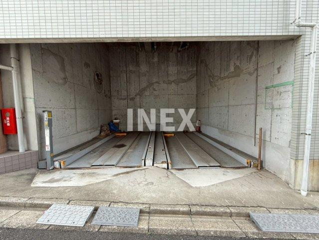 ファーストクラス子安駅の駐車場
