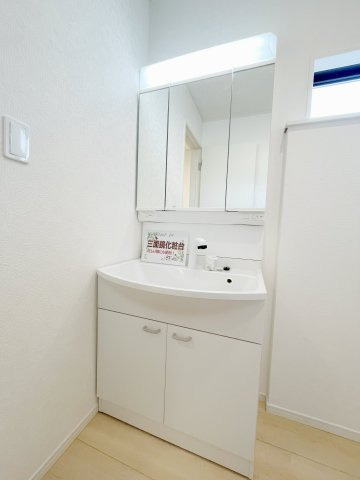 新築戸建・新築建売　桐生市広沢町2丁目【制震+耐震】桜木小・桜木中の独立洗面台
