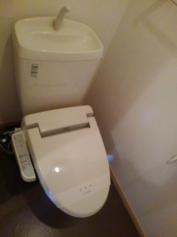 リバーサイド西浜Bのトイレ