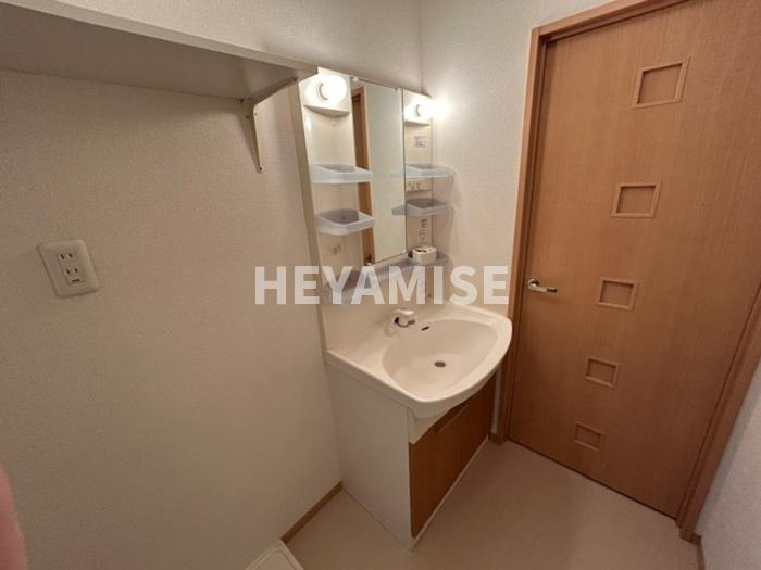 ラフィーネ三城の洗面所