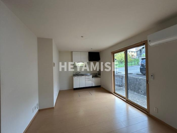 ラフィーネ三城の居間・リビング