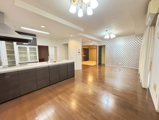 ラフィーネ泉宮の居間・リビング