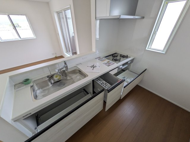 【キッチン】 | 料理をしながらでもご家族との会話を楽しめる対面キッチン