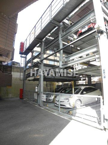 サクセスカバーヒルズの駐車場