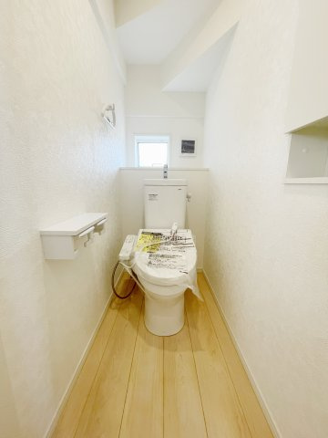 新築戸建・新築建売　桐生市広沢町2丁目【制震+耐震】桜木小・桜木中のトイレ|1階と2階にトイレがついているので夜間でも安心◎