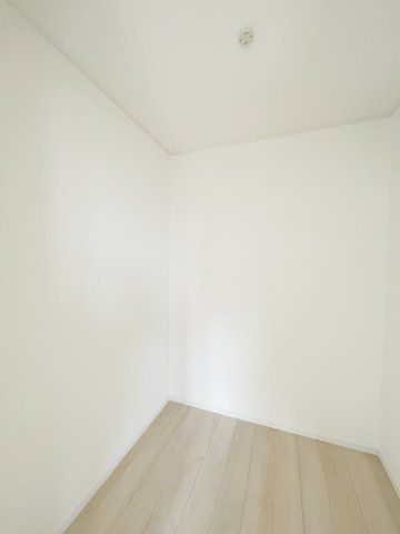 新築戸建・新築建売　桐生市広沢町2丁目【制震+耐震】桜木小・桜木中の収納|大容量収納のウォークインクローゼット！