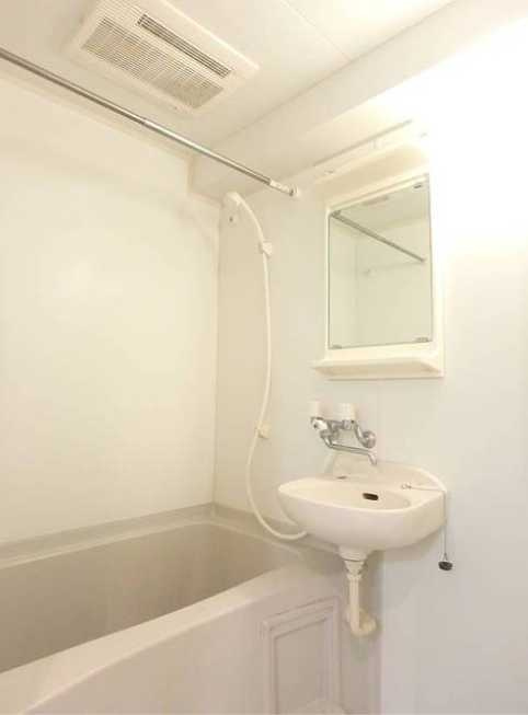 ガーラ・ヒルズ目黒東山　駅近　駐車場有　常時ゴミ出し可の浴室