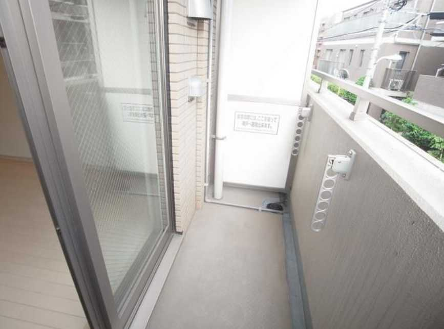 ガーラ・ヒルズ目黒東山　駅近　駐車場有　常時ゴミ出し可のバルコニー