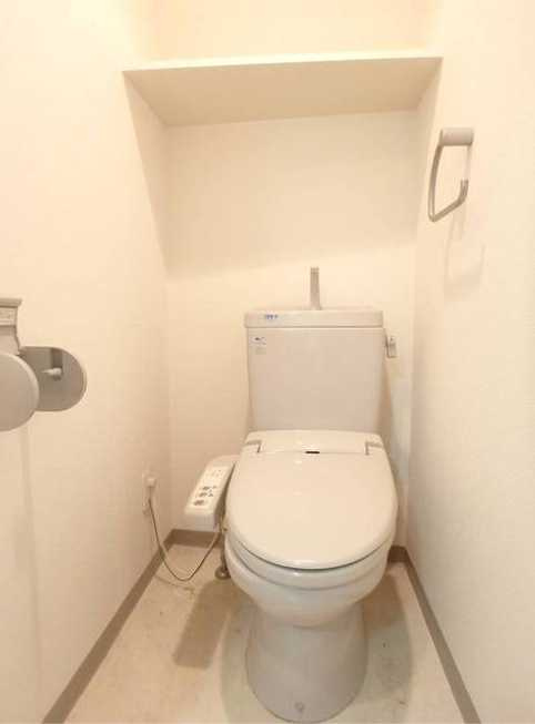 ガーラ・ヒルズ目黒東山　駅近　駐車場有　常時ゴミ出し可のトイレ