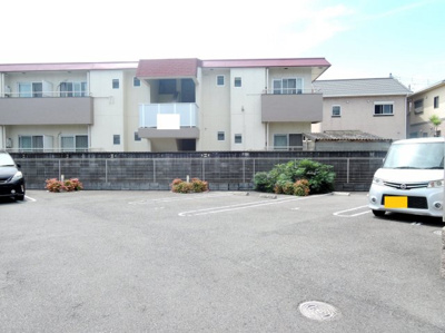 【駐車場】 | シャーメゾン尾崎