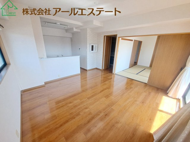 ネオグランデ坂田町姫路駅北　　JR「姫路駅」徒歩14分の居間・リビング