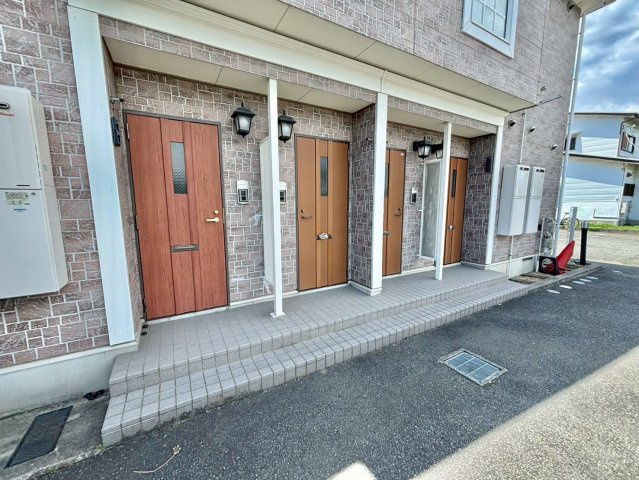 ハイツ新田のエントランス