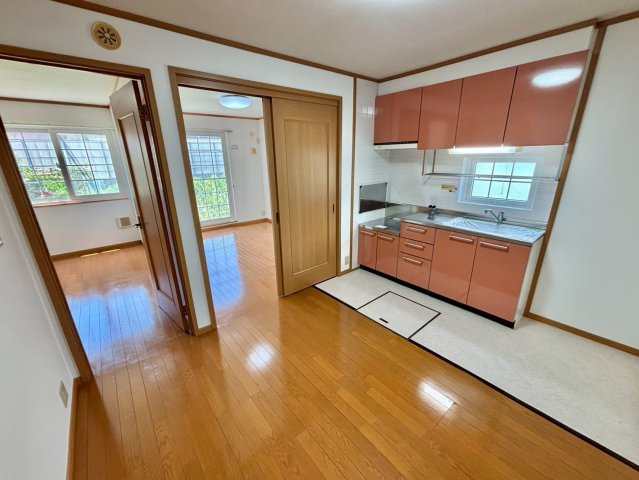 ハイツ新田の居間・リビング