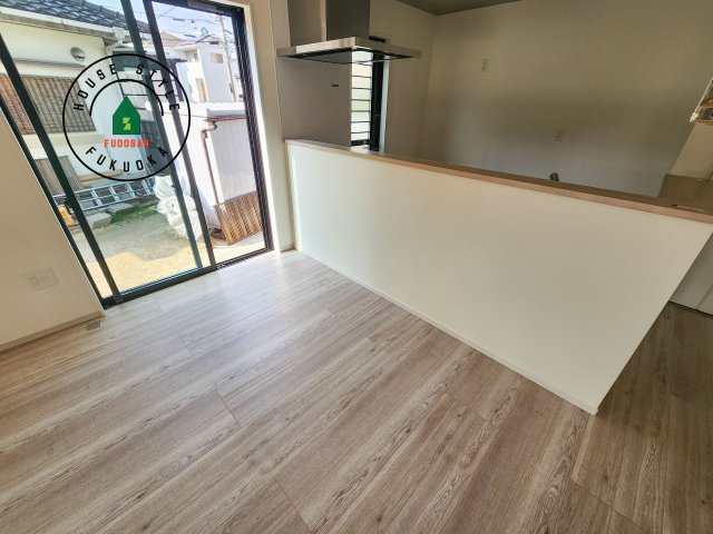 春日市須玖南3丁目第1-2棟（1号棟）の内観：施工例|キッチンから立ち込める香りが今日の料理を期待させます。