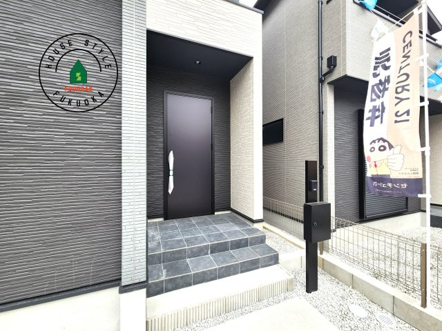 春日市須玖南3丁目第1-2棟（1号棟）の外観：施工例|おでかけの時も帰った時も、「我が家」を最初に感じでもらえる素敵な空間に。