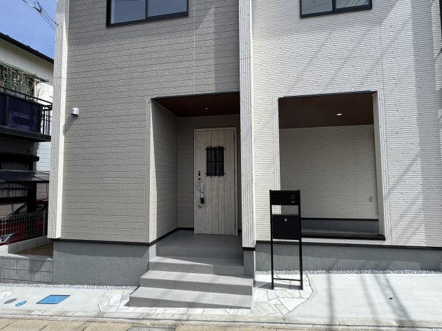 柏市十余二新築戸建のエントランス|エントランス・玄関ポーチ