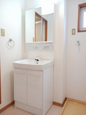 【洗面所】 | メゾン光峰Ａ棟 | ゆったりとスペースのある洗面所