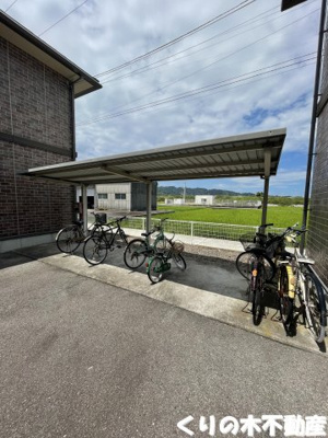 【その他共用部分】 | リヴェール・モリB棟 | 屋根付き駐輪場完備