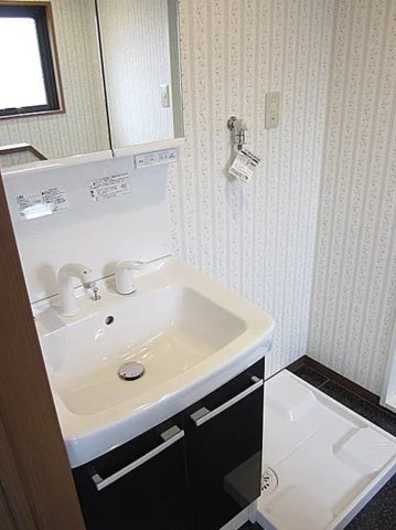 【東京都】江東区冬木　1棟収益マンション　リバーサイド凌宇の独立洗面台