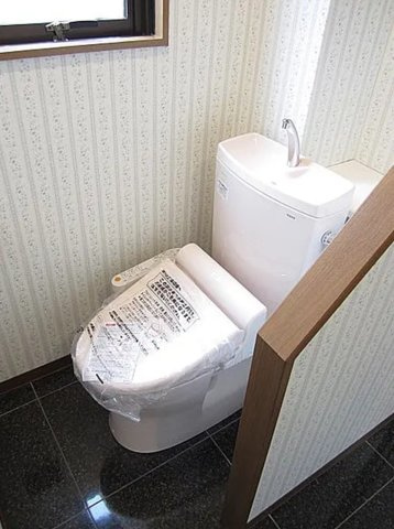 【東京都】江東区冬木　1棟収益マンション　リバーサイド凌宇のトイレ