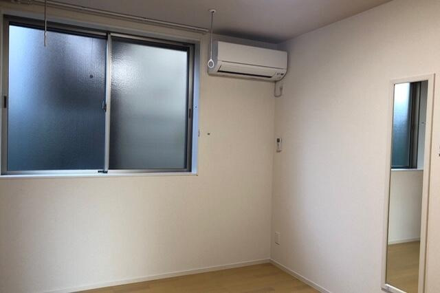 ドエルシバマタの洋室