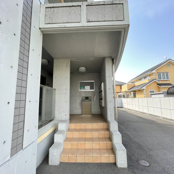 クリスタルステージ　　刈谷市近郊の賃貸はクラスホーム刈谷店のエントランス