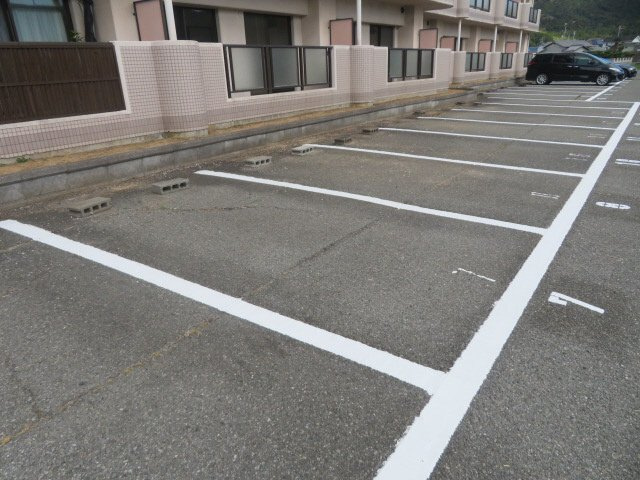 インタービレッジ別所の駐車場