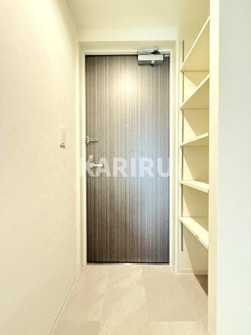 S-MOVE大阪鶴見の玄関