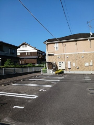 【駐車場】 | セレナ・カーサＡ | 車をお持ちの方に嬉しい駐車場付きの物件です