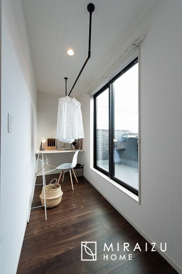 【内観：施工例】 | 陽の光をたっぷりと浴びながら気持ち良く生活が出来ます。見学・ご相談等、お気軽にご連絡下さい。※設備仕様プラン変更の場合もございます、予めご了承ください。※CG画像に関して、あくまでもイメージです。