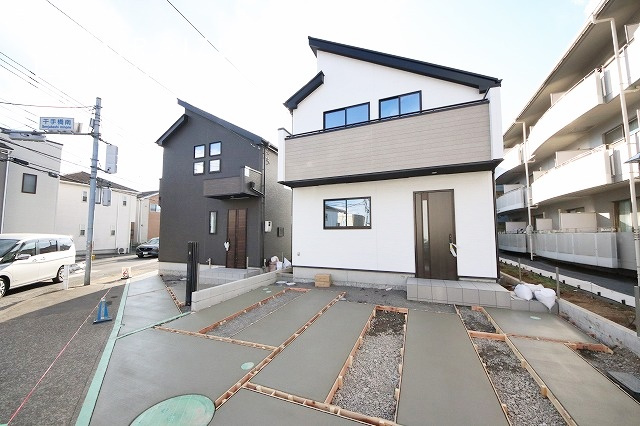 【外観】 | 陽の光をたっぷりと浴びながら気持ち良く生活が出来ます。夢のマイホーム、夢ではなく実現出来ます！見学・ご相談等、お気軽にご連絡下さい。