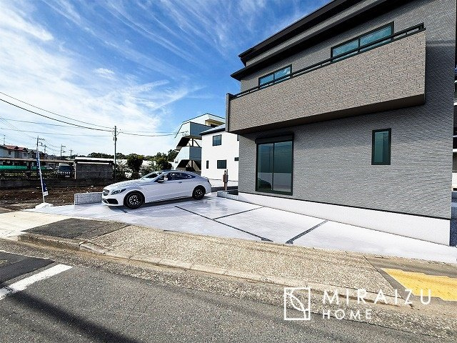 【外観】 | マイホームは夢ではありません、ミライズホーム株式会社が一緒にサポートさせていただきます！ご要望をヒアリングさせてください。※実際の写真に建物パースを重ねたものです。