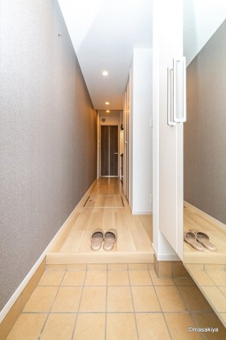 ル・ココンの玄関