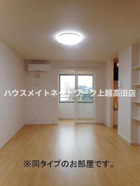 イーメゾンの居間・リビング|ＬＤＫ