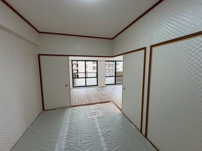 【和室】 | 藤和ハイタウン津久野駅前 | クロス張り替えております！綺麗な壁紙で部屋が明るく見えて気持ちも明るくなりますね♪