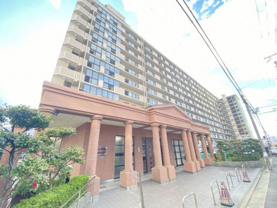 【外観】 | 藤和ハイタウン津久野駅前 | ＪＲ阪和線「津久野」駅まで徒歩２分♪毎日のお買い物に便利ですね♪忙しい朝や遅い帰宅時にも安心ですね！