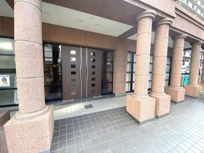 【エントランス】 | 藤和ハイタウン津久野駅前 | 津久野こども園まで徒歩３分！ドリームこども園分園まで徒歩４分！小さなお子様のいるご家庭も安心ですね！