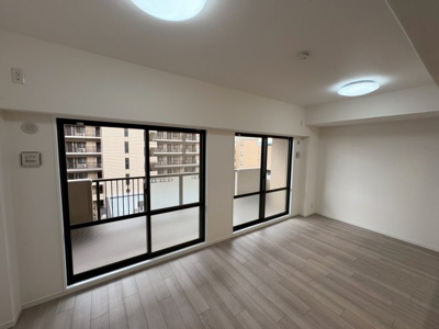 【居間・リビング】 | 藤和ハイタウン津久野駅前 | 【令和７年８月リフォーム済】綺麗なお家で気持ちのいい新生活をここで始めませんか♪