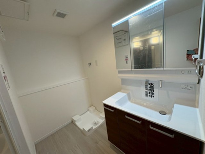 【独立洗面台】 | 藤和ハイタウン津久野駅前 | シャワー付き洗面台ですので、寝ぐせ直しもラクラクですね♪